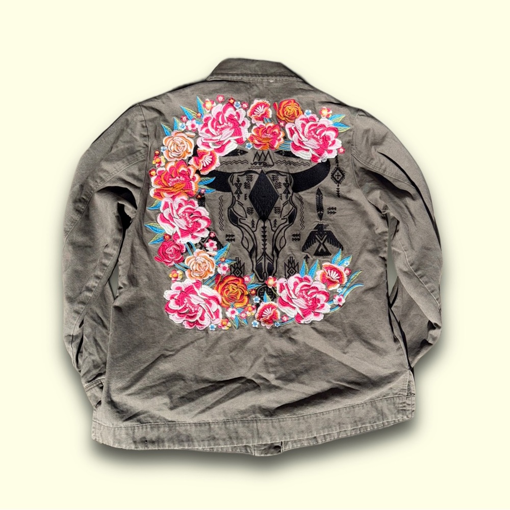 Women’s savanna Jane embroidered button up jacket size small